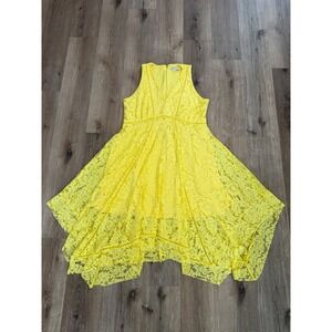 Ryan Michelle Lace Dress Women 1X Yellow Handkerchief Hem V-Neck Excellent